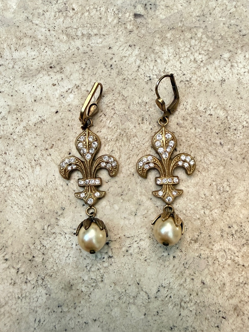 Vintage fleur de lis earrings